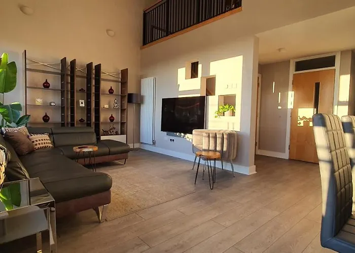 The Beautiful Bankmore Penthouse